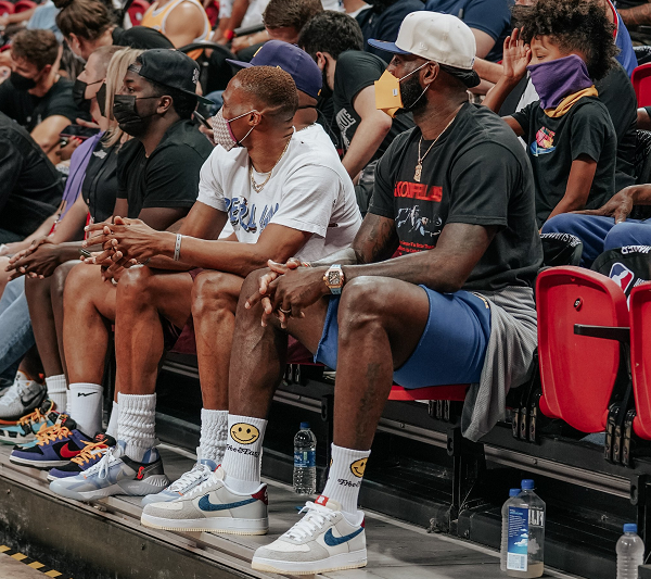 米兰官网-包含曼城训练开放日，赛前更衣室发声引欢呼，荷甲在即，细节决定成败的词条